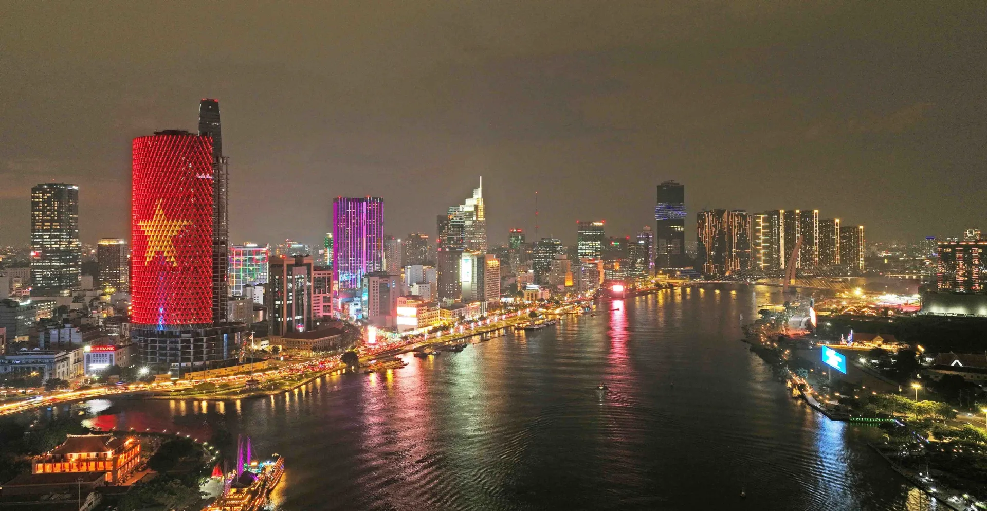 Vietnam private transfers and Ho Chi Minh City skyline
